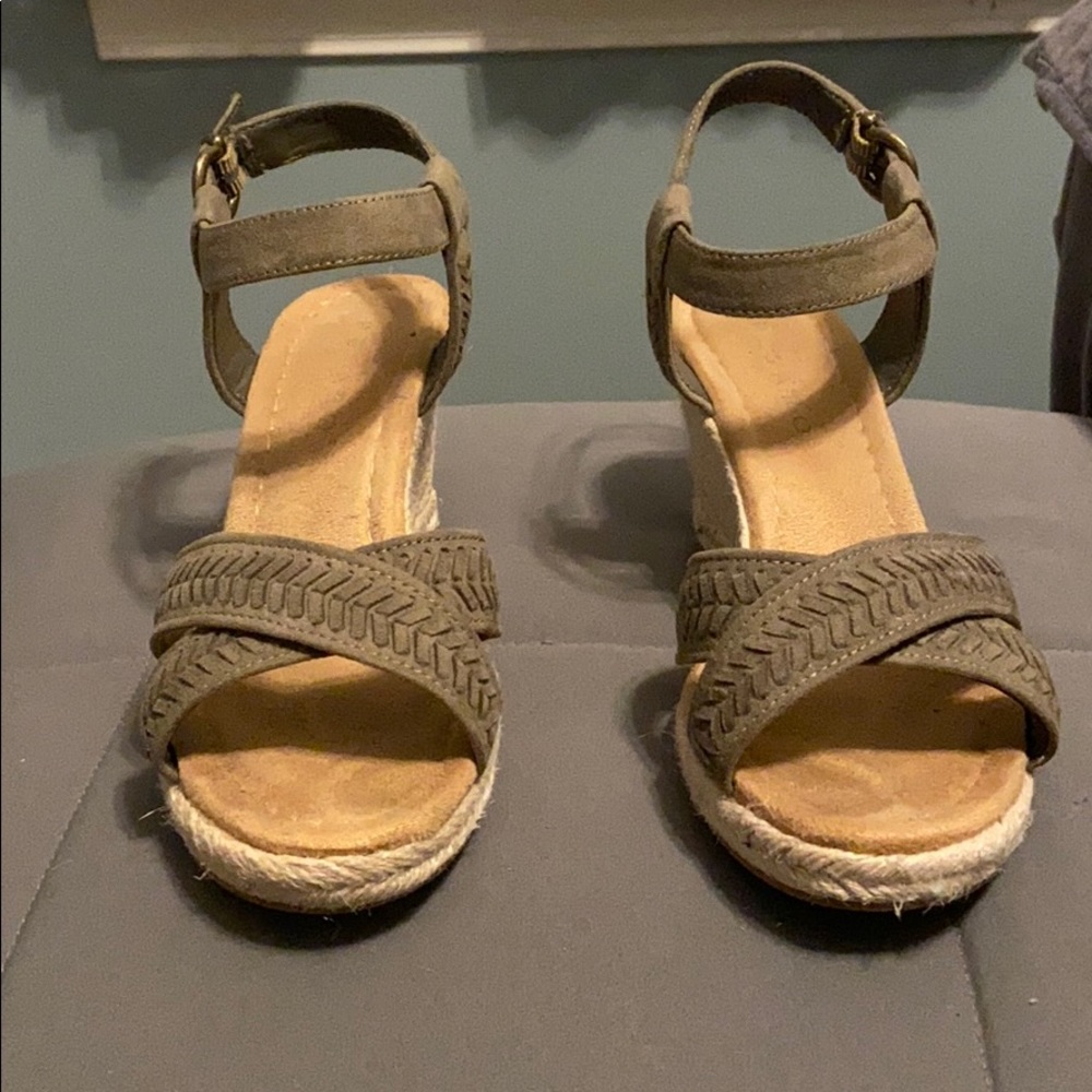 Wedges - Picture 2 of 3